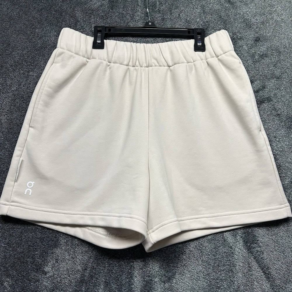 ON Womens Size M Off White Club Athletic Shorts